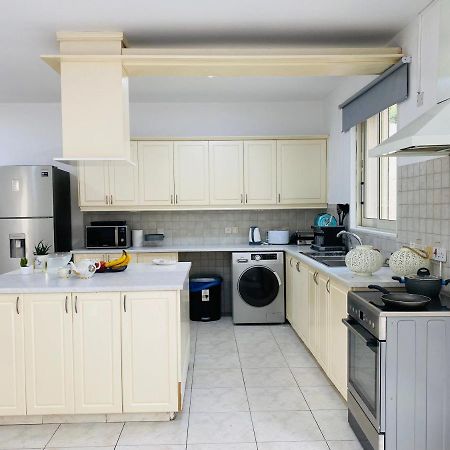 Gaia - 4 Bedroom House In Larnaca Buitenkant foto