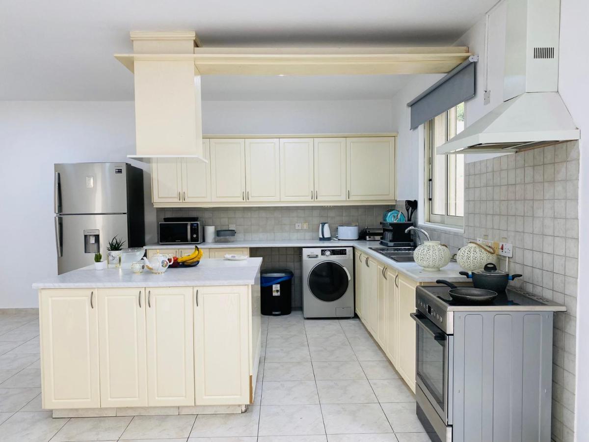 Gaia - 4 Bedroom House In Larnaca Buitenkant foto